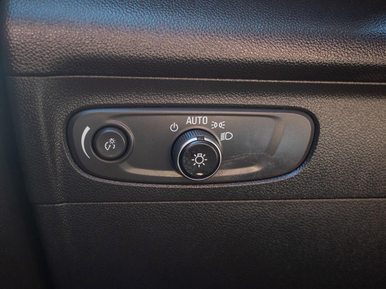 2023 Buick Envision Essence - Multi-Zone A/C   WiFi Hotspot Photo