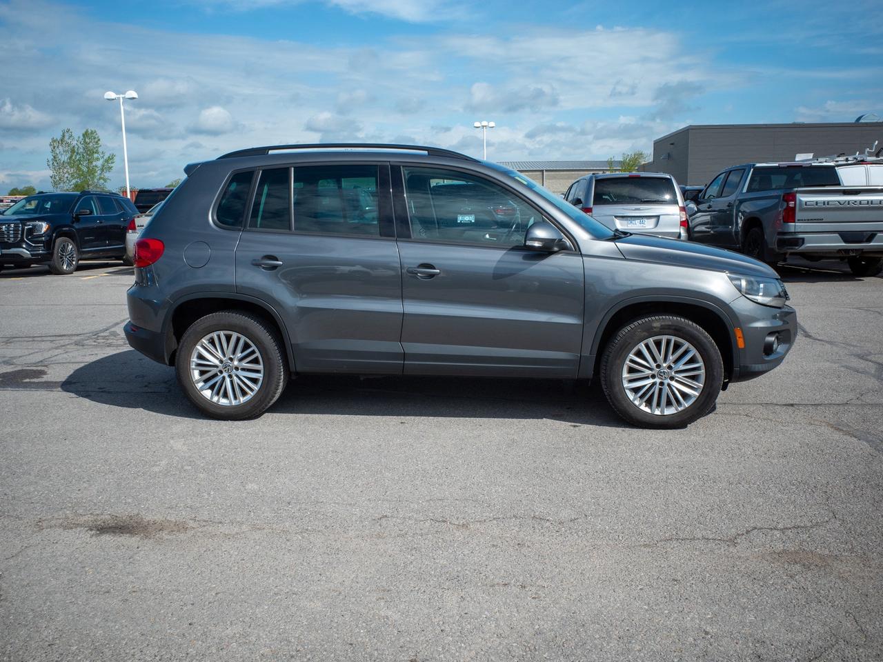 2016 Volkswagen Tiguan - Leather Steering   Heated Front Seat Photo
