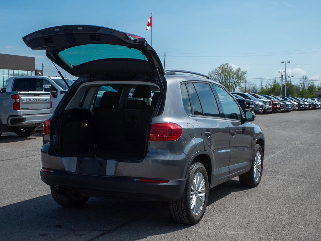2016 Volkswagen Tiguan - Leather Steering   Heated Front Seat Photo