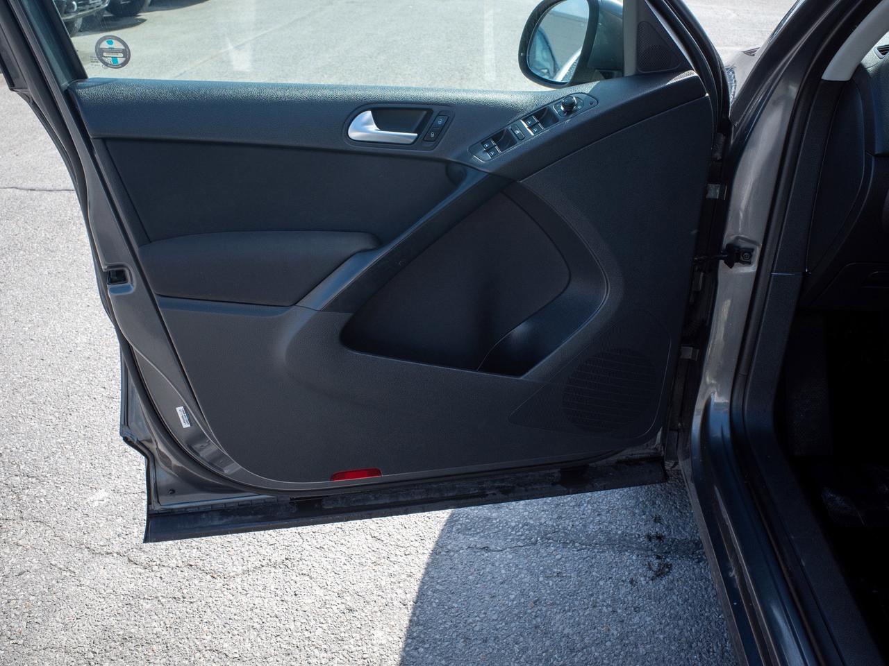 2016 Volkswagen Tiguan - Leather Steering   Heated Front Seat Photo