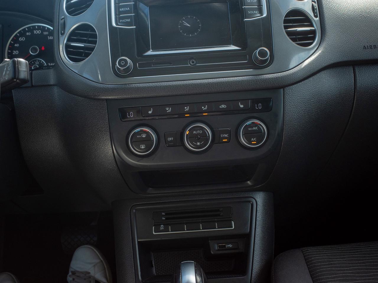 2016 Volkswagen Tiguan - Leather Steering   Heated Front Seat Photo