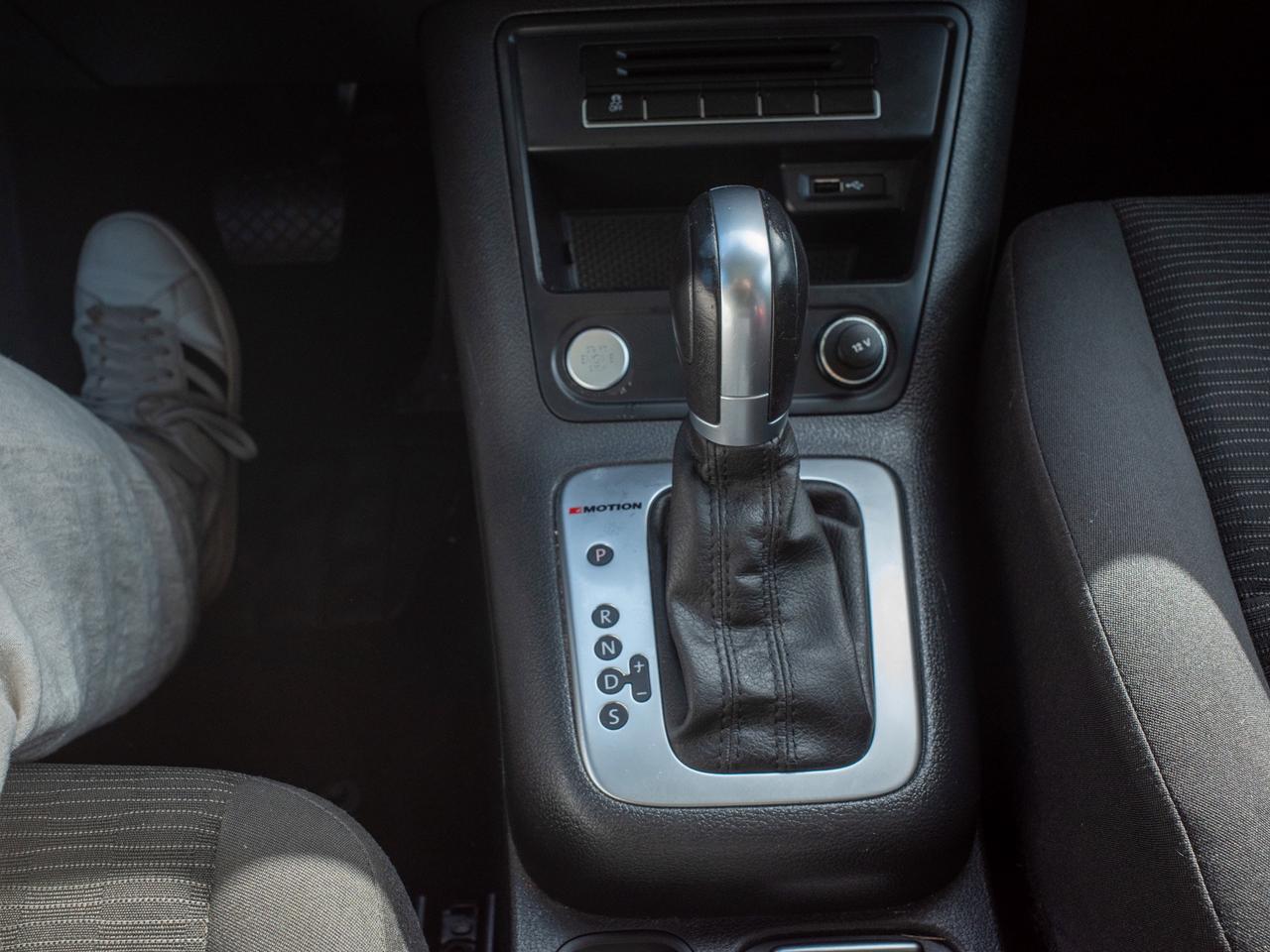 2016 Volkswagen Tiguan - Leather Steering   Heated Front Seat Photo