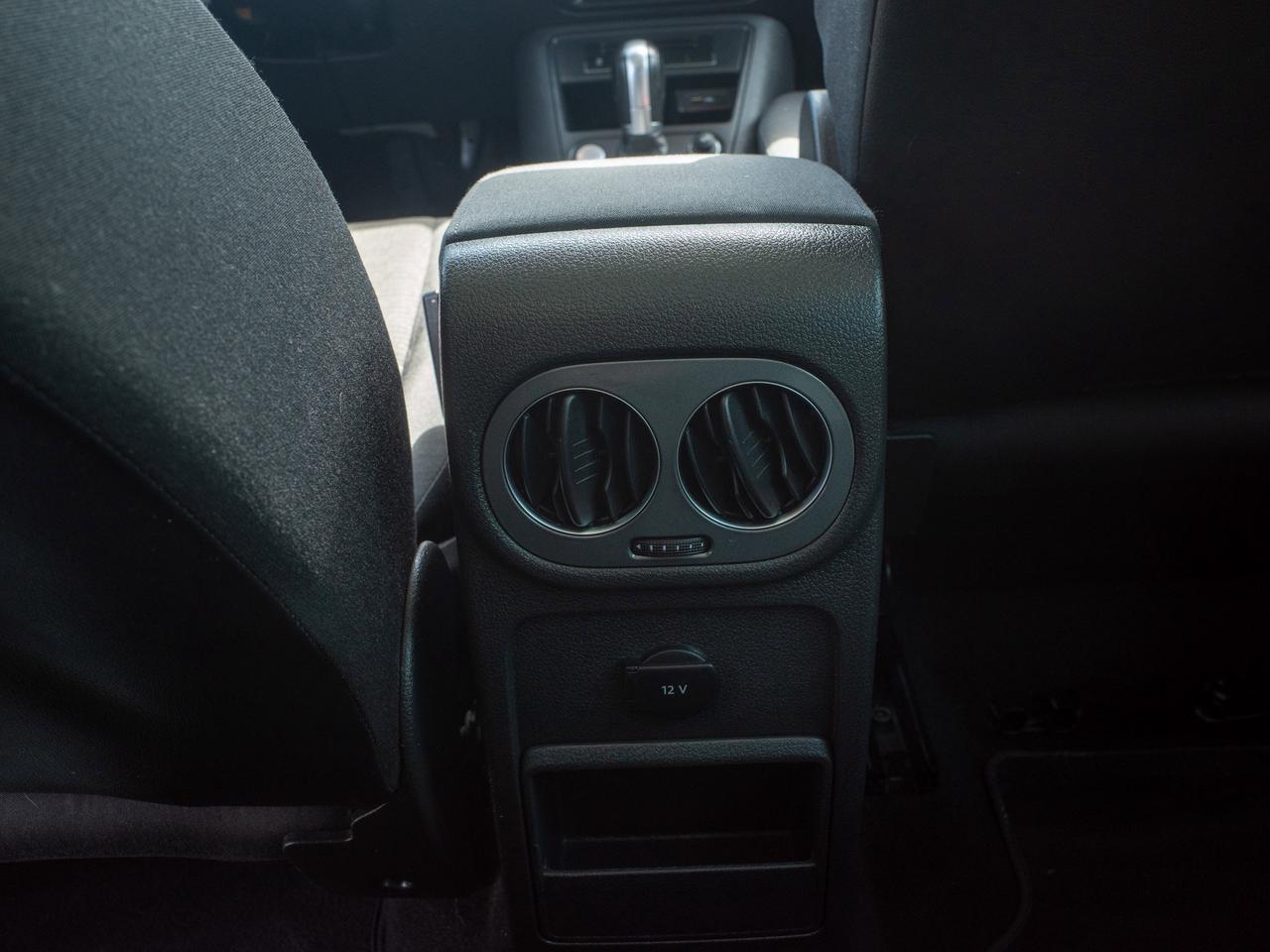 2016 Volkswagen Tiguan - Leather Steering   Heated Front Seat Photo