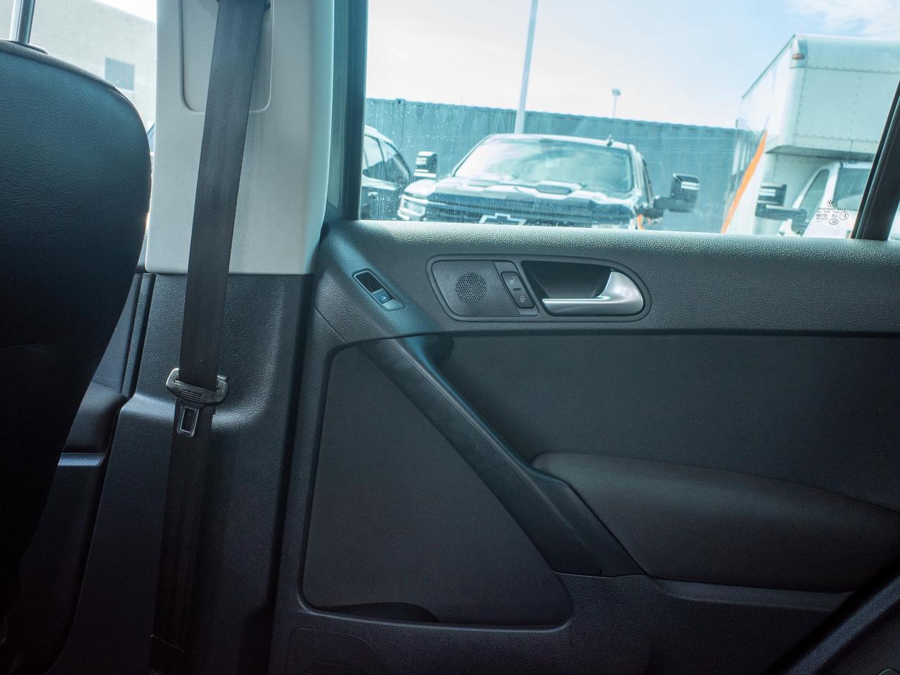 2016 Volkswagen Tiguan - Leather Steering   Heated Front Seat Photo
