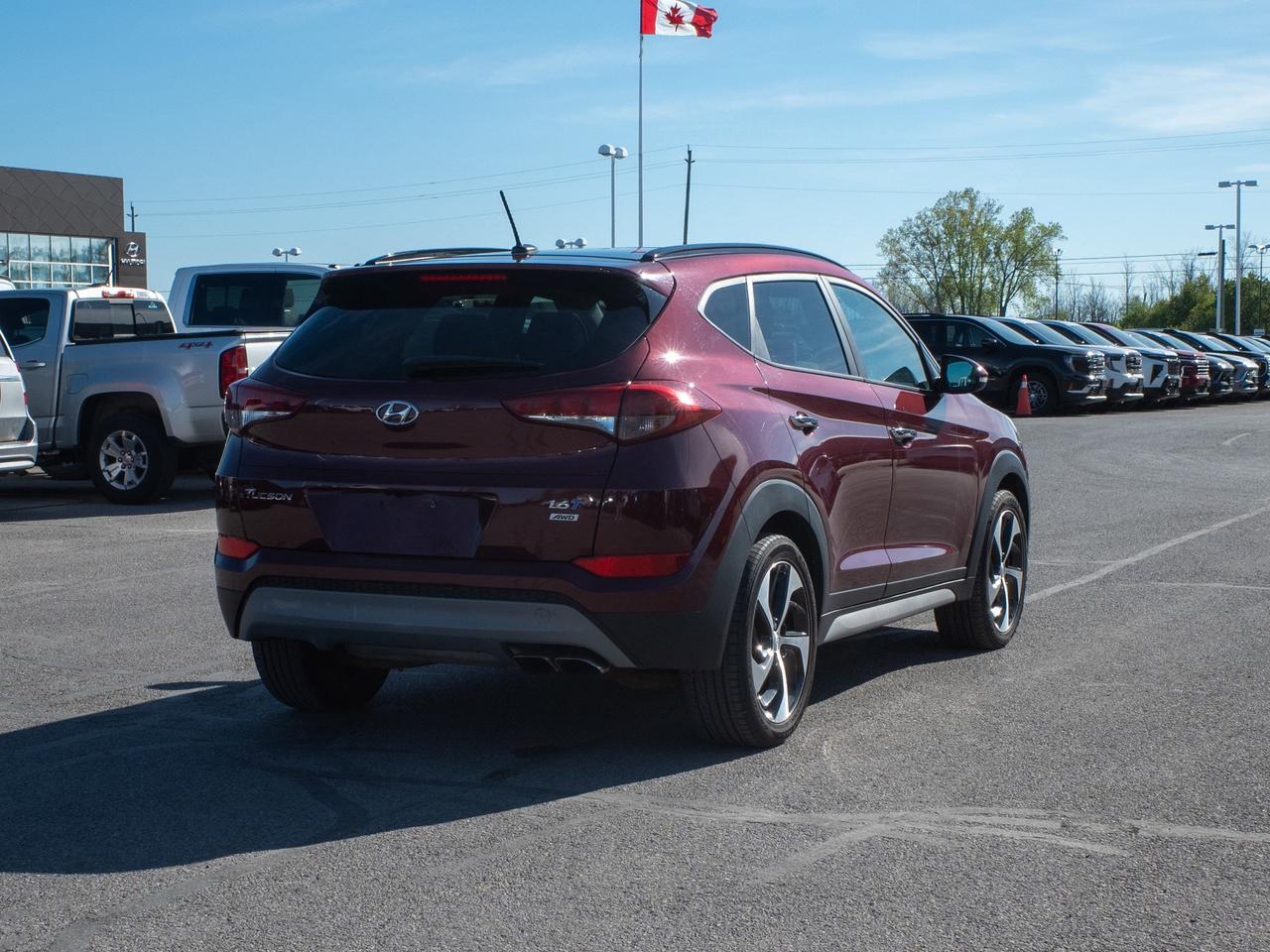 2017 Hyundai Tucson SE - Sun/Moonroof   Adjustable Lumbar Photo