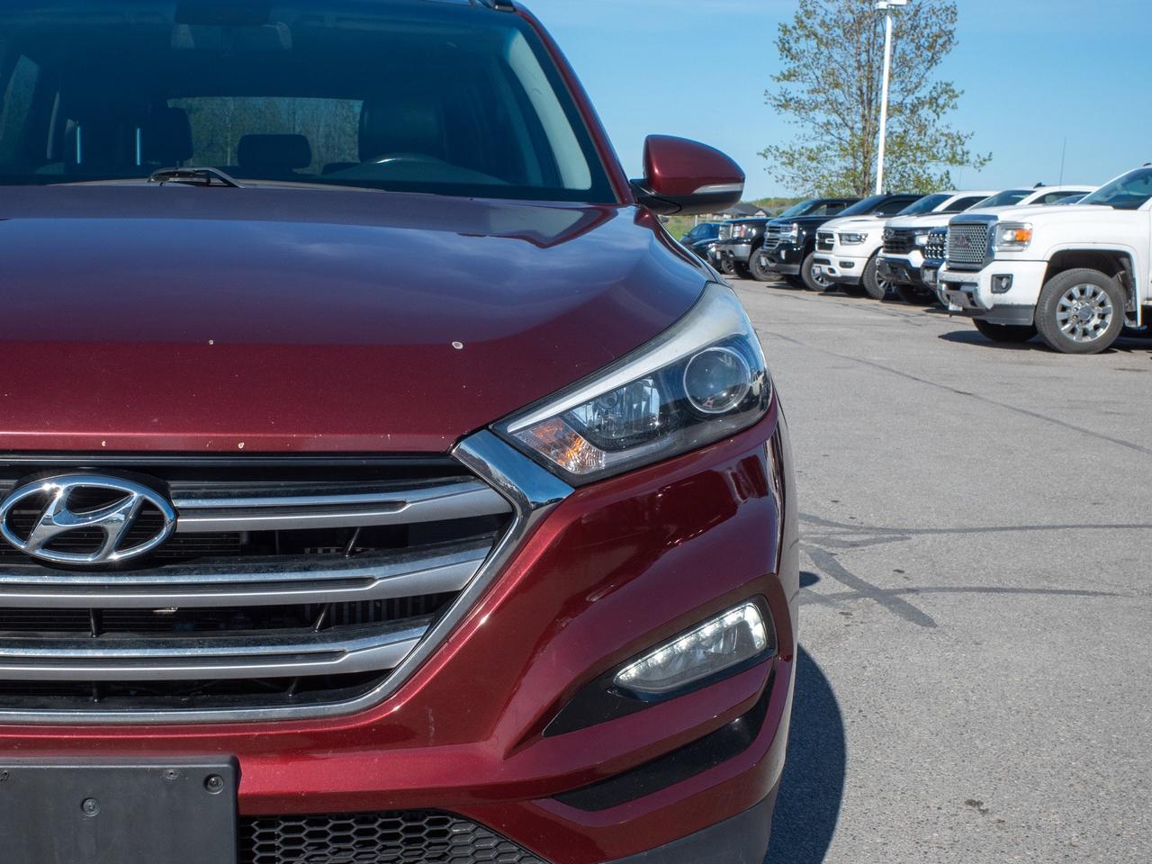 2017 Hyundai Tucson SE - Sun/Moonroof   Adjustable Lumbar Photo