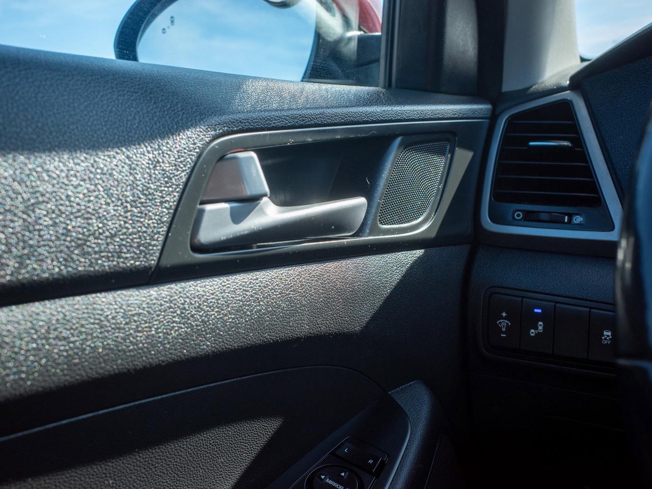 2017 Hyundai Tucson SE - Sun/Moonroof   Adjustable Lumbar Photo