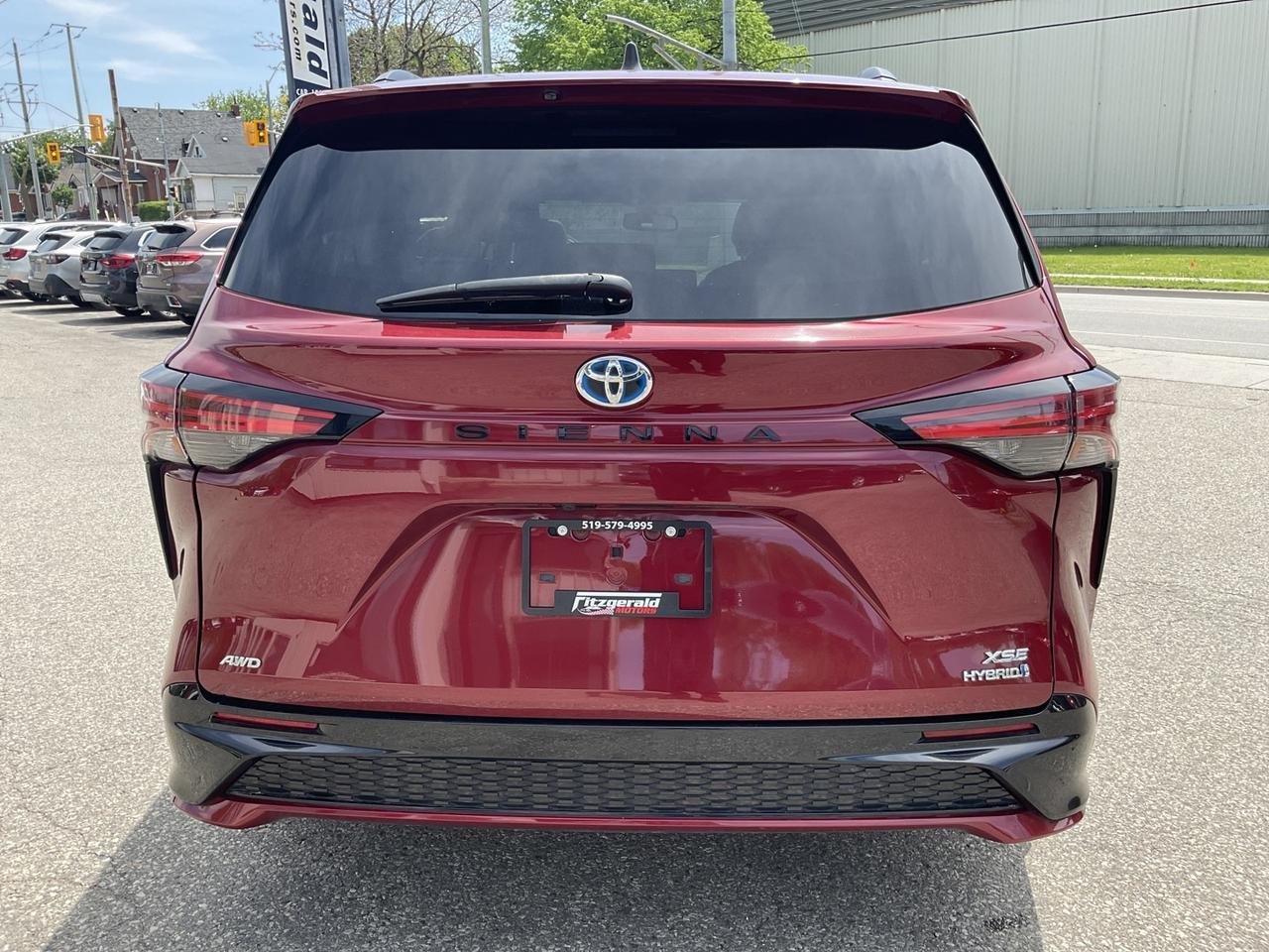 2021 Toyota Sienna XSE AWD - LEATHER! NAV! BACK-UP CAM! BSM! SUNROOF! Photo