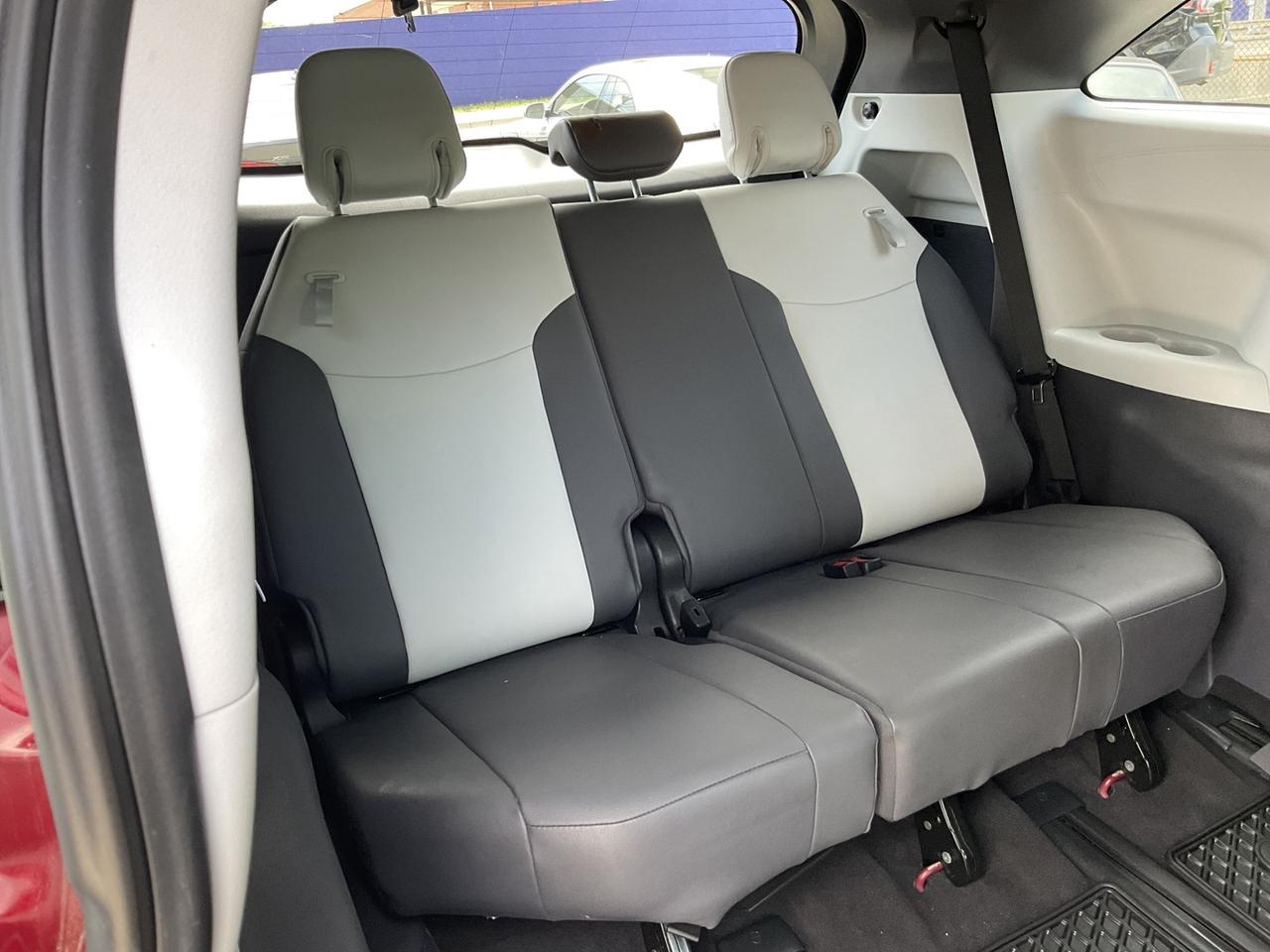 2021 Toyota Sienna XSE AWD - LEATHER! NAV! BACK-UP CAM! BSM! SUNROOF! Photo