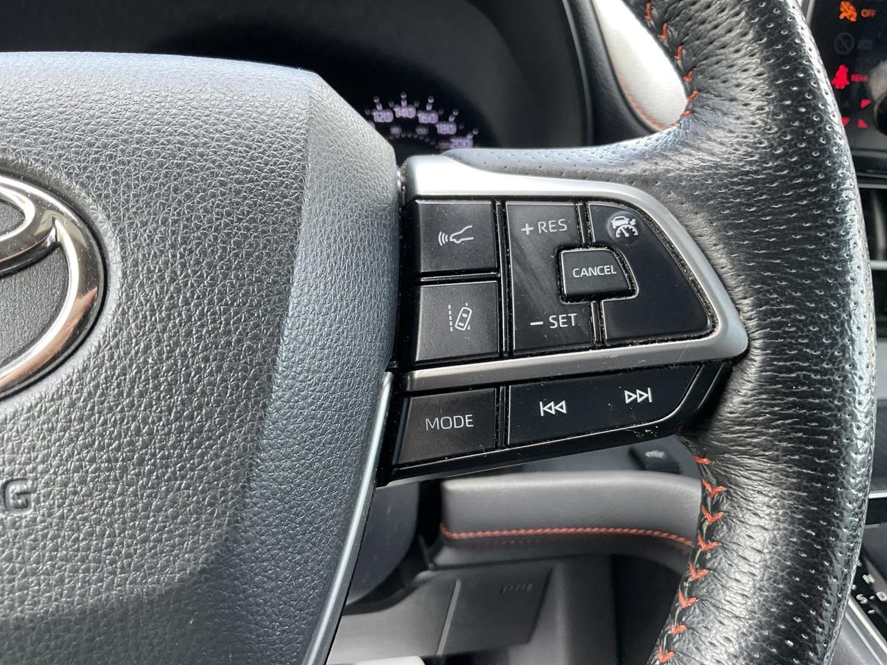 2021 Toyota Sienna XSE AWD - LEATHER! NAV! BACK-UP CAM! BSM! SUNROOF! Photo