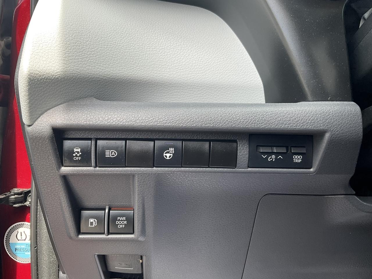 2021 Toyota Sienna XSE AWD - LEATHER! NAV! BACK-UP CAM! BSM! SUNROOF! Photo