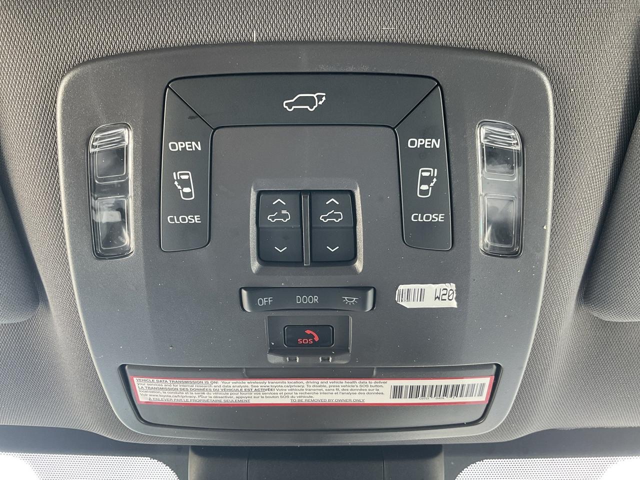 2021 Toyota Sienna XSE AWD - LEATHER! NAV! BACK-UP CAM! BSM! SUNROOF! Photo
