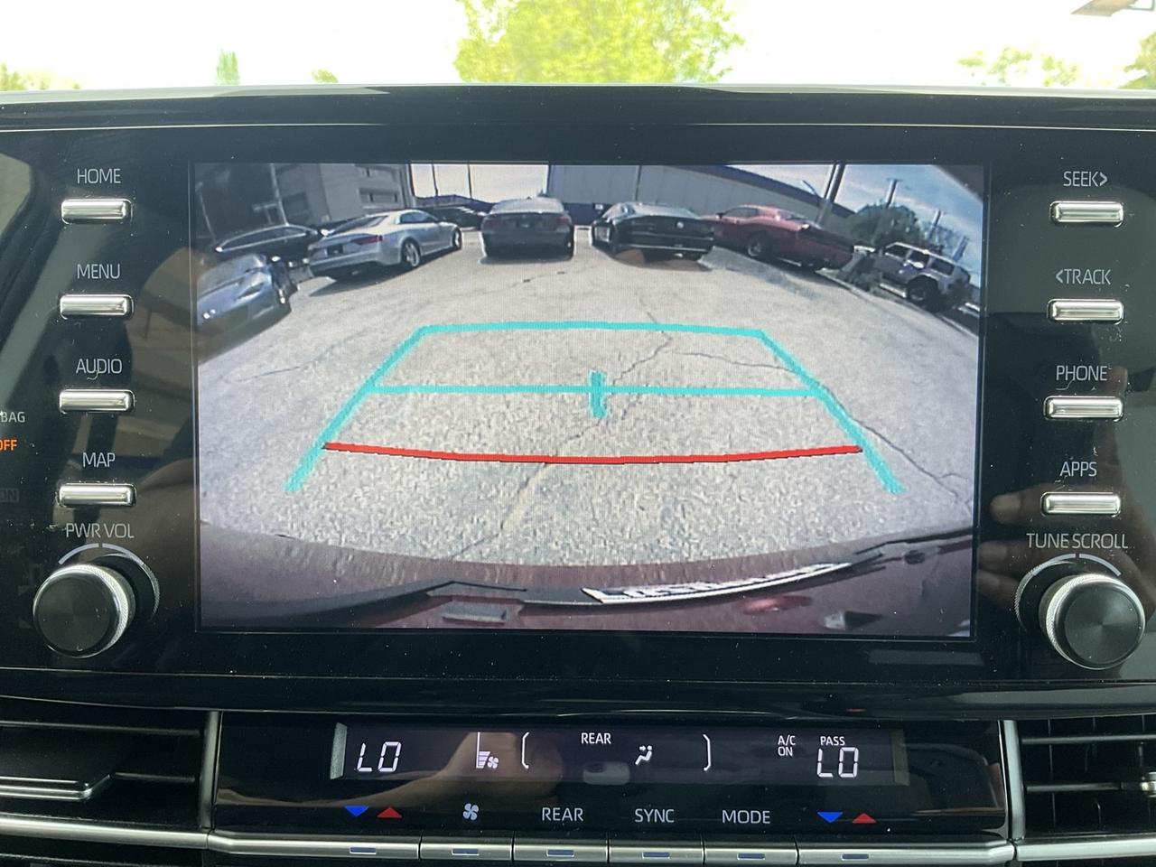 2021 Toyota Sienna XSE AWD - LEATHER! NAV! BACK-UP CAM! BSM! SUNROOF! Photo