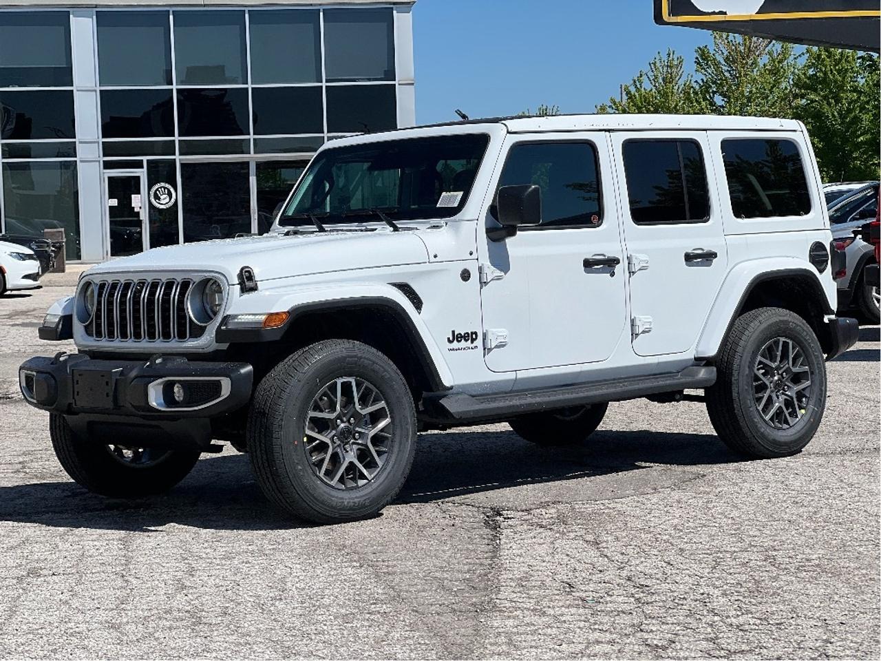 2025 Jeep Wrangler Sahara w/SkyPower Top, Technology, Safety, Steps Photo