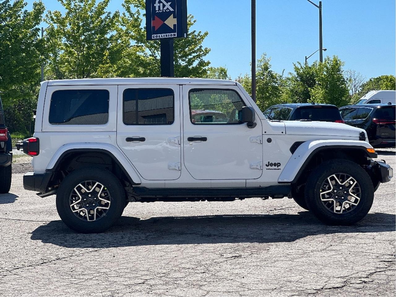2025 Jeep Wrangler Sahara w/SkyPower Top, Technology, Safety, Steps Photo