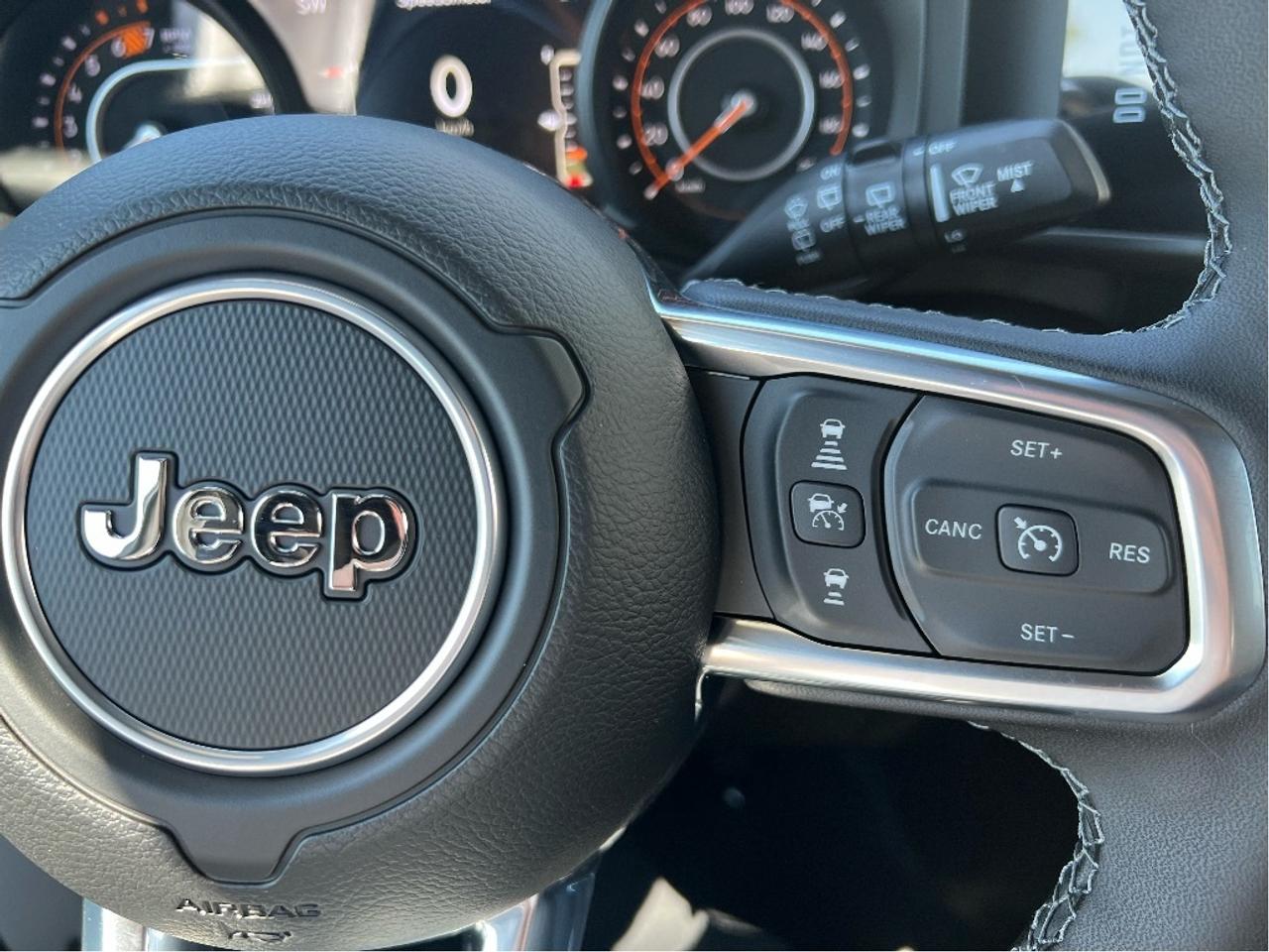 2025 Jeep Wrangler Sahara w/SkyPower Top, Technology, Safety, Steps Photo