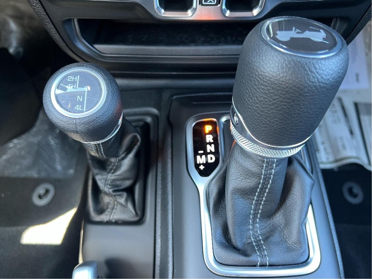 2025 Jeep Wrangler Sahara w/SkyPower Top, Technology, Safety, Steps Photo