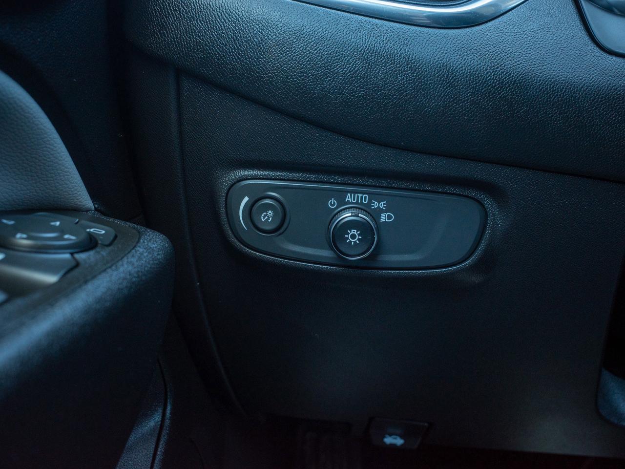 2022 Chevrolet Equinox LT - Power Driver Seat   WiFi Hotspot Photo