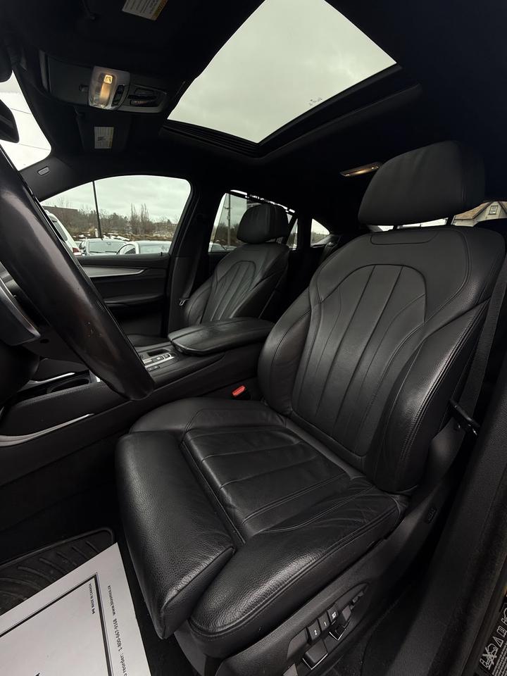 2015 BMW X6 xDrive50i Photo