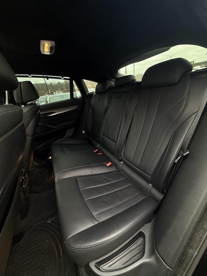2015 BMW X6 xDrive50i Photo