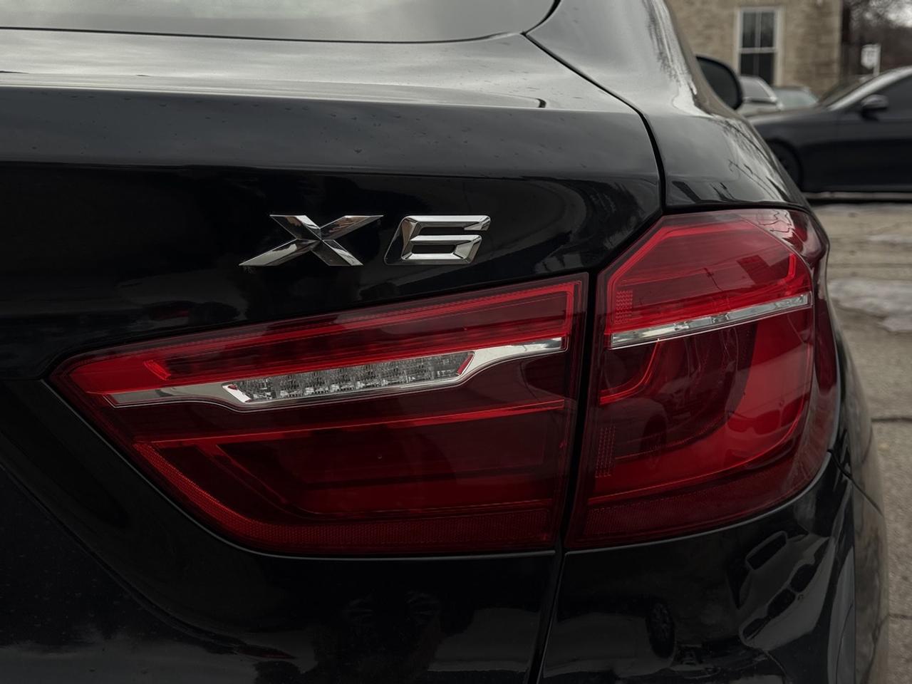 2015 BMW X6 xDrive50i Photo