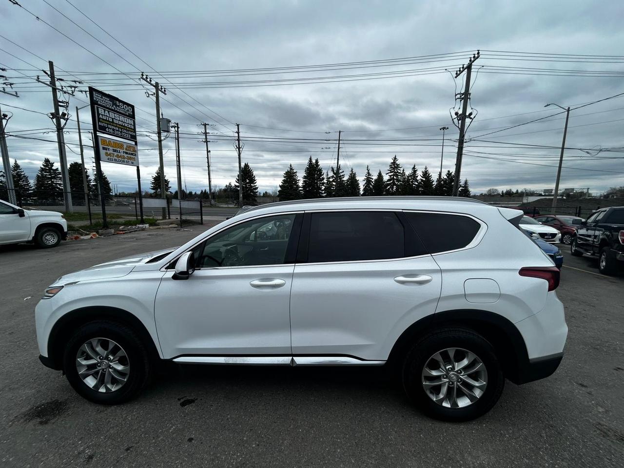 2019 Hyundai Santa Fe SE Photo