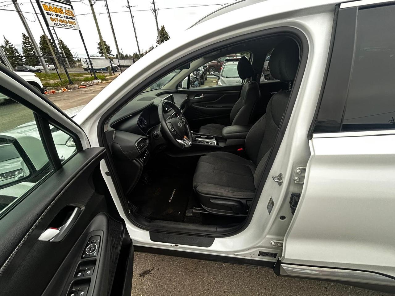 2019 Hyundai Santa Fe SE Photo