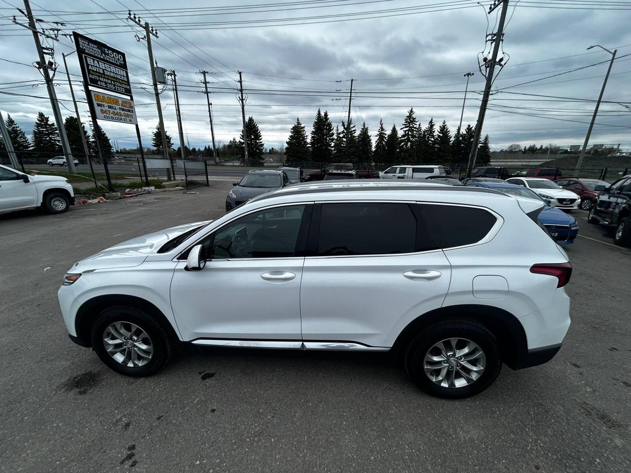 2019 Hyundai Santa Fe SE Photo