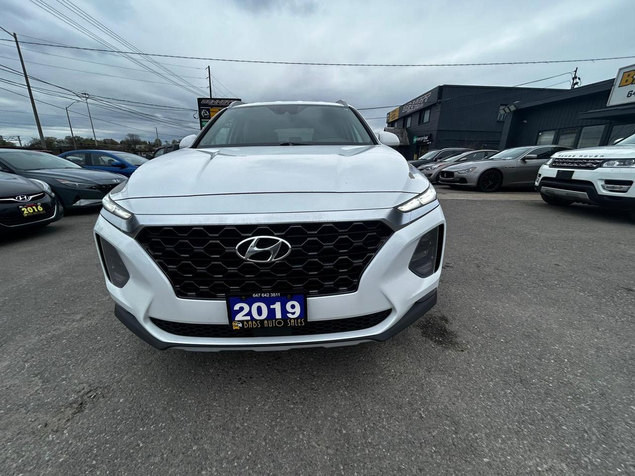 2019 Hyundai Santa Fe SE Photo