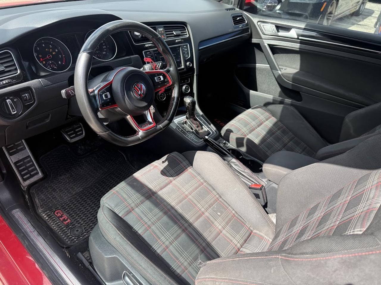 2016 Volkswagen Golf GTI  Photo