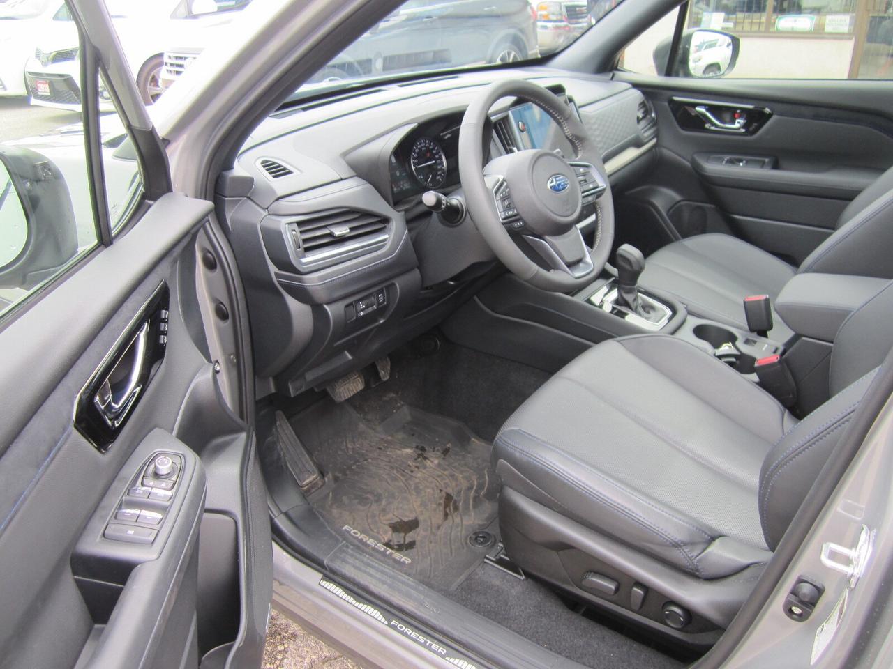 2026 Subaru Forester Limited AWD LOADED ONE OWNER NO ACCIDENTS Photo
