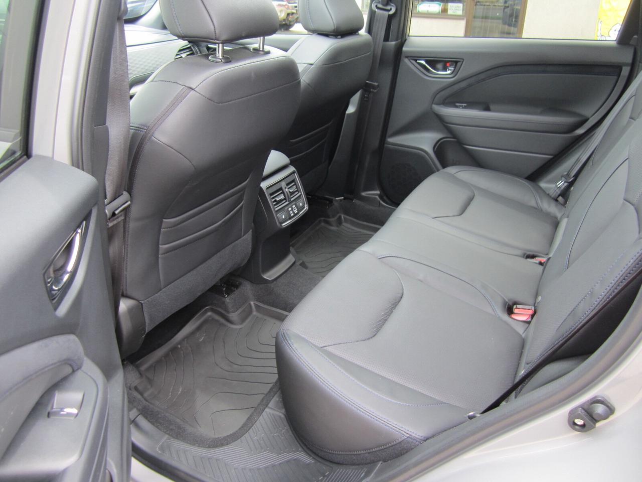 2026 Subaru Forester Limited AWD LOADED ONE OWNER NO ACCIDENTS Photo