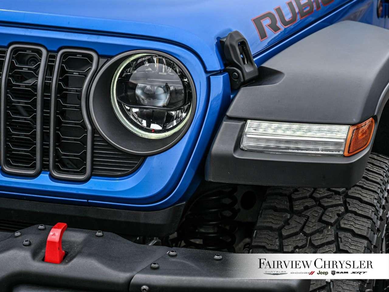 2024 Jeep Gladiator Rubicon 4x4 STEEL BUMPER   HEATED SEATS   TONNEAU COVER   REMOTE START   SUNRIDER HARDTOP   BODY COLOUR HARD TOP Photo