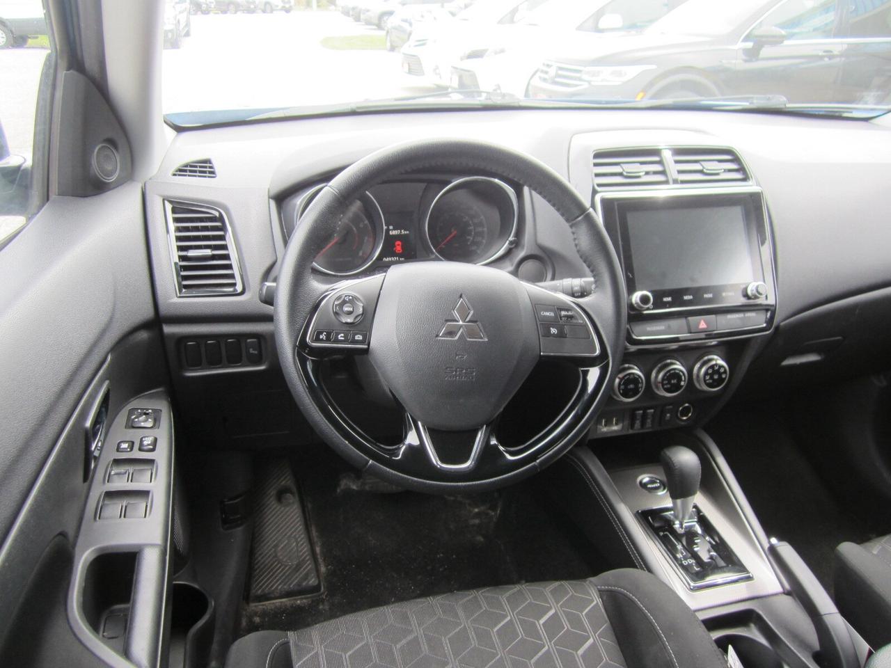 2024 Mitsubishi RVR SE AWC ONE OWNER RENTAL NO ACCIDENTS Photo