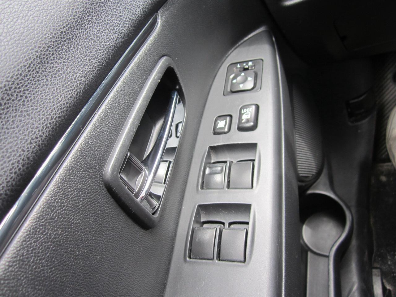 2024 Mitsubishi RVR SE AWC ONE OWNER RENTAL NO ACCIDENTS Photo