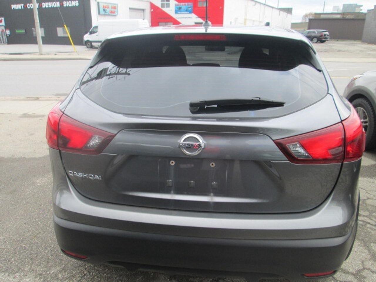2019 Nissan Qashqai FWD S CVT, Back Up Camera, Heated Seats Photo