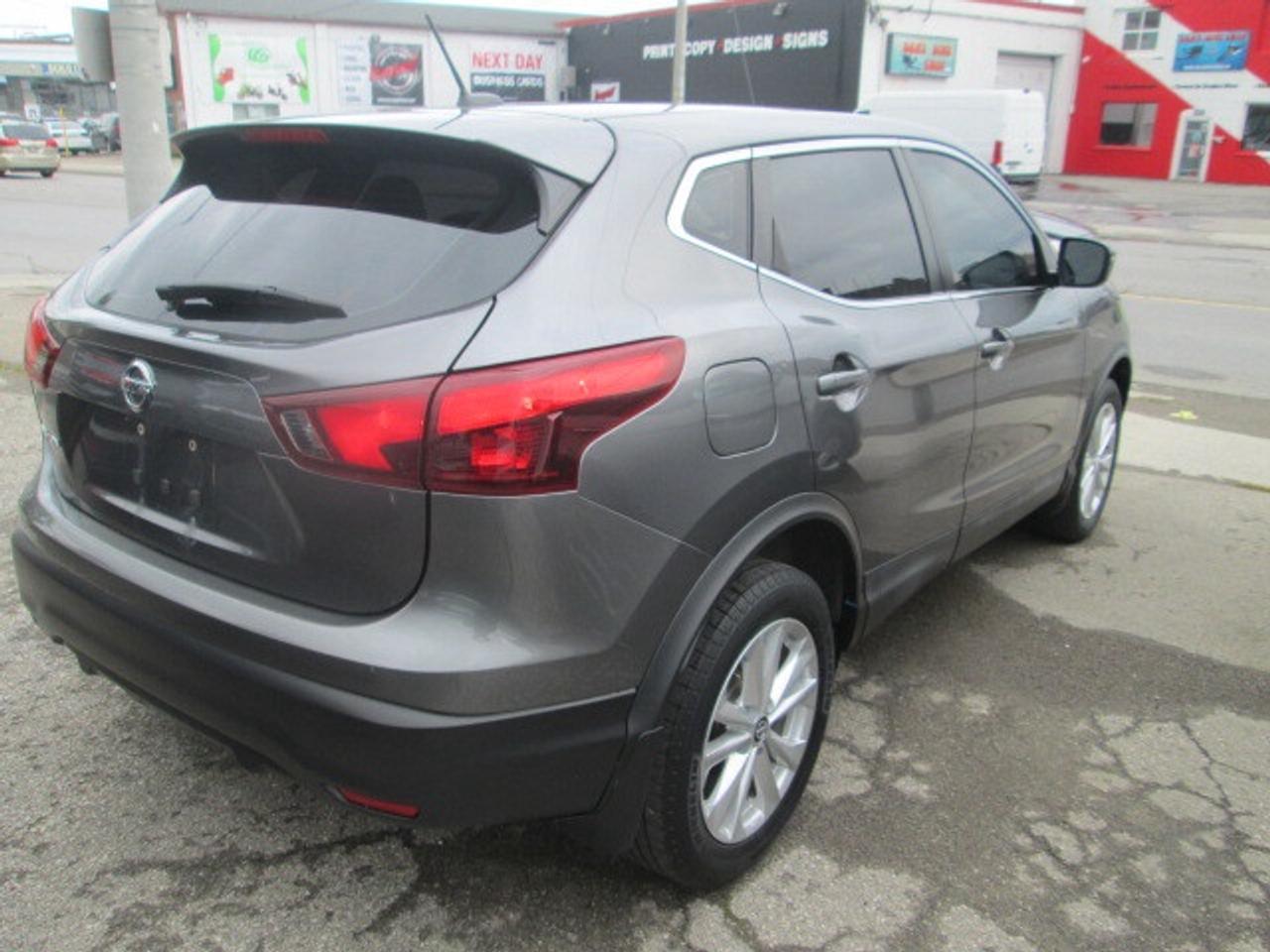 2019 Nissan Qashqai FWD S CVT, Back Up Camera, Heated Seats Photo