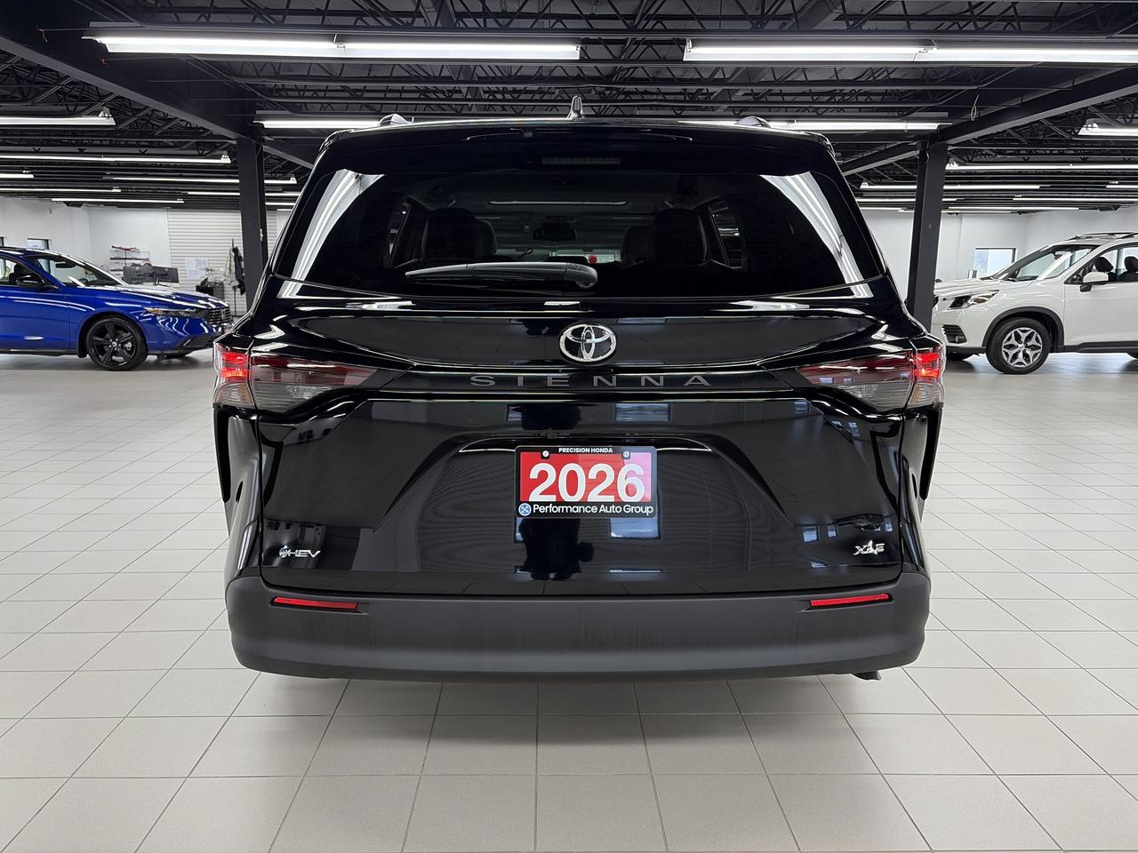 2026 Toyota Sienna XLE leather Sunroof CarPlay Power Tail Gate Photo