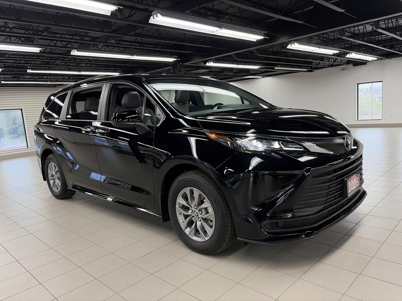 2026 Toyota Sienna XLE leather Sunroof CarPlay Power Tail Gate Photo