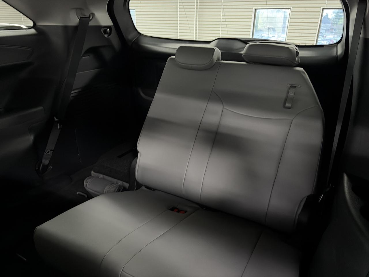 2026 Toyota Sienna XLE leather Sunroof CarPlay Power Tail Gate Photo