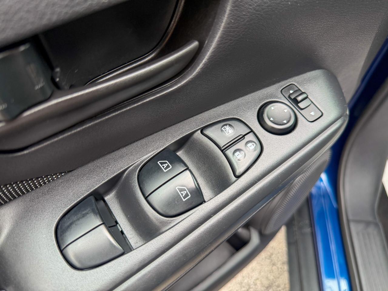2019 Nissan Kicks S FWD Photo