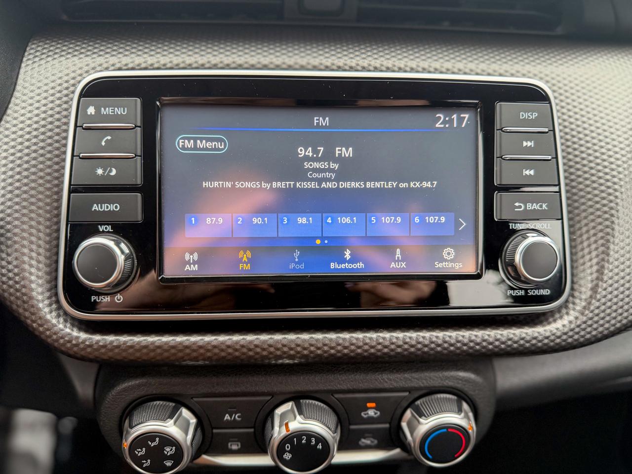 2019 Nissan Kicks S FWD Photo