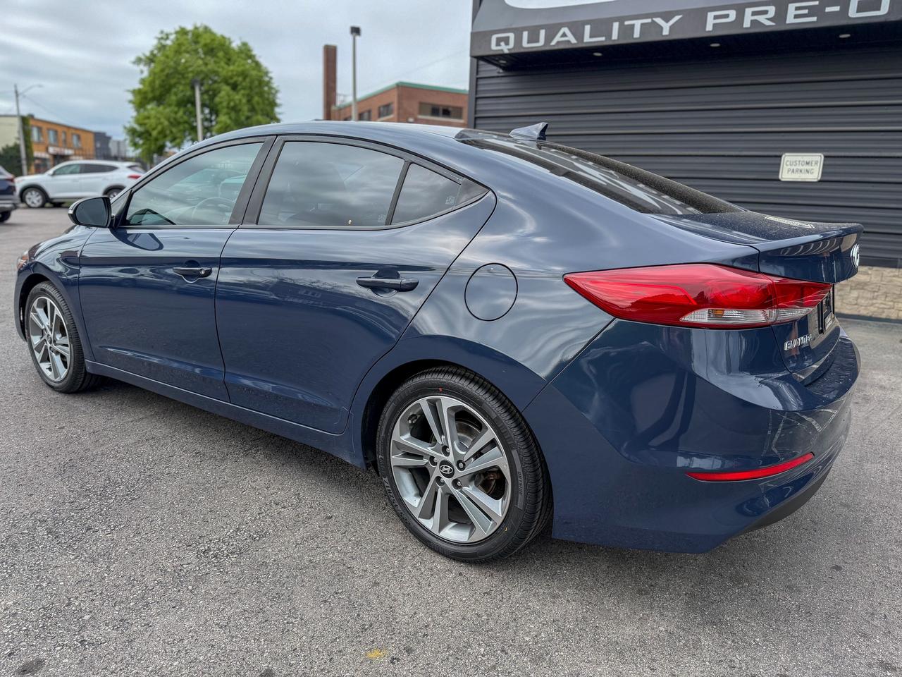2017 Hyundai Elantra GLS/BSM/CAMERA/ROOF/LOW KM/NO ACCIDENTS/2.0L Photo2