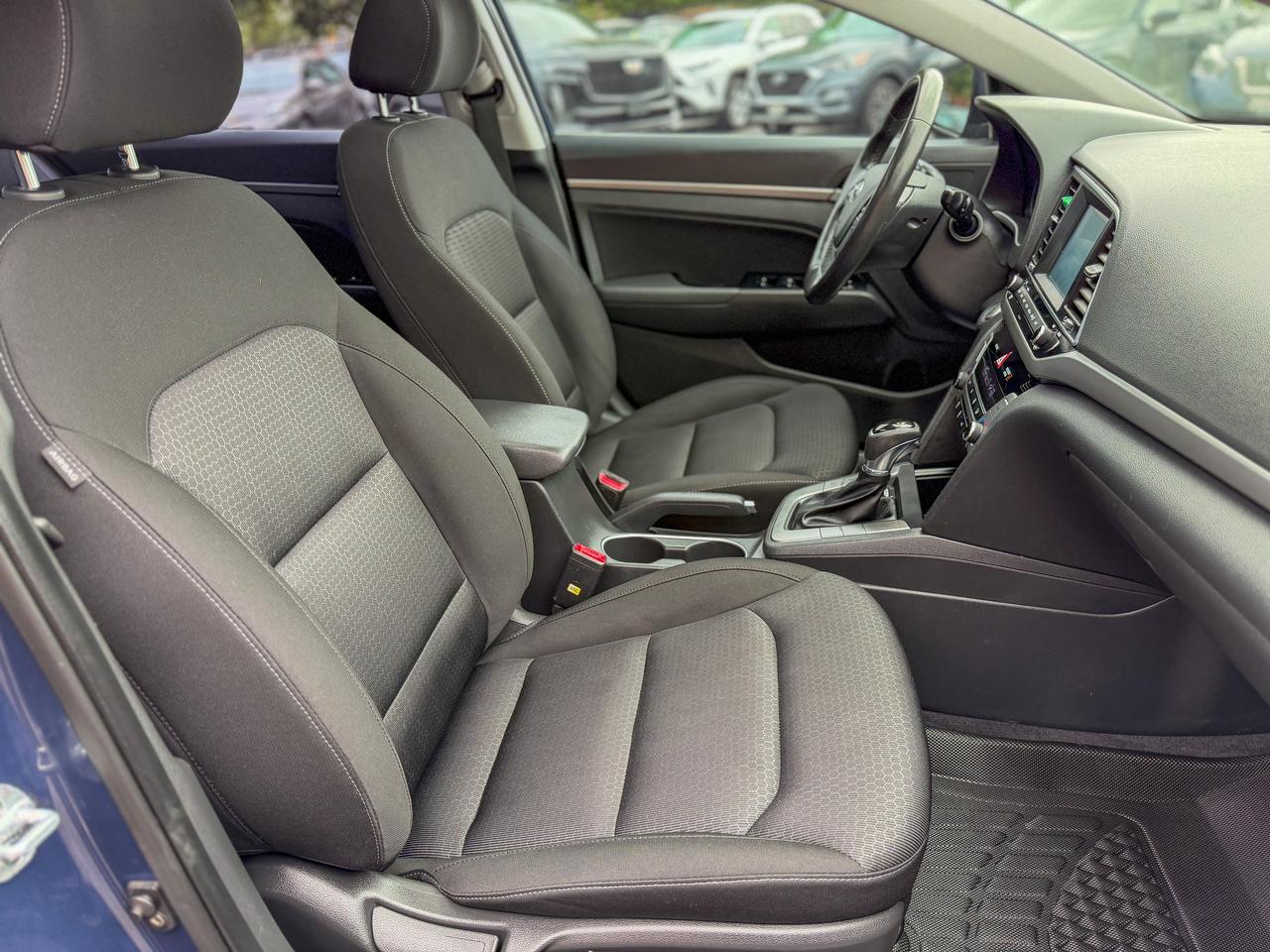 2017 Hyundai Elantra GLS/BSM/CAMERA/ROOF/LOW KM/NO ACCIDENTS/2.0L Photo