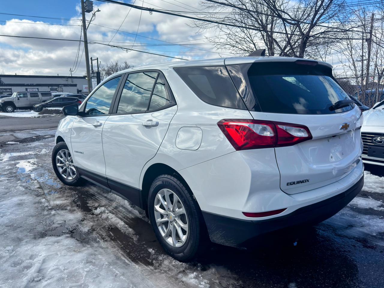2021 Chevrolet Equinox LS Photo