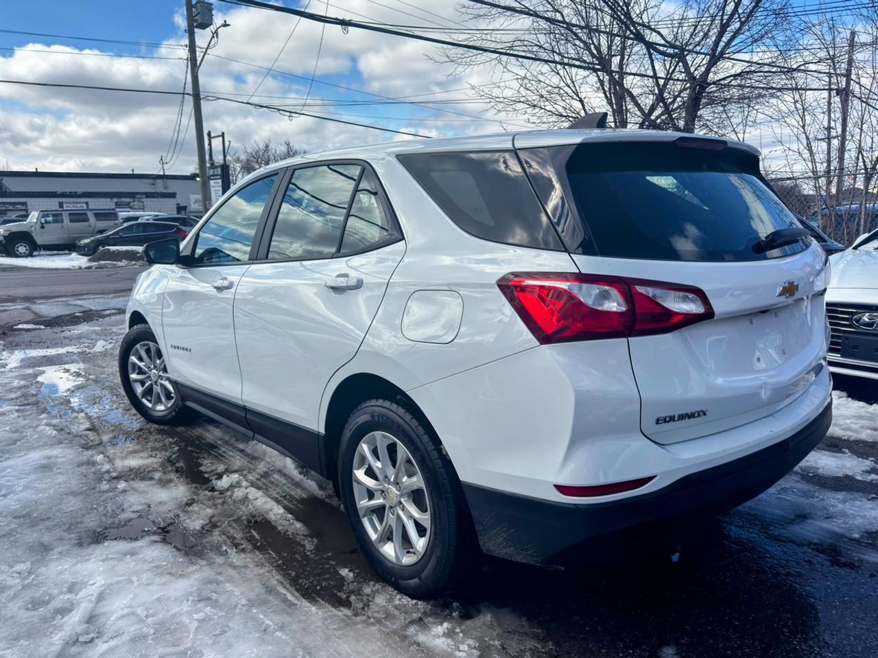 2021 Chevrolet Equinox LS Photo