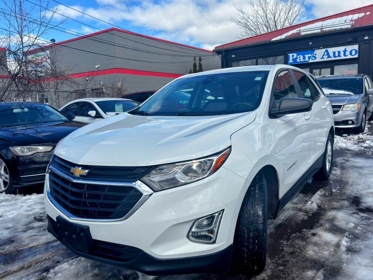 2021 Chevrolet Equinox LS Photo0