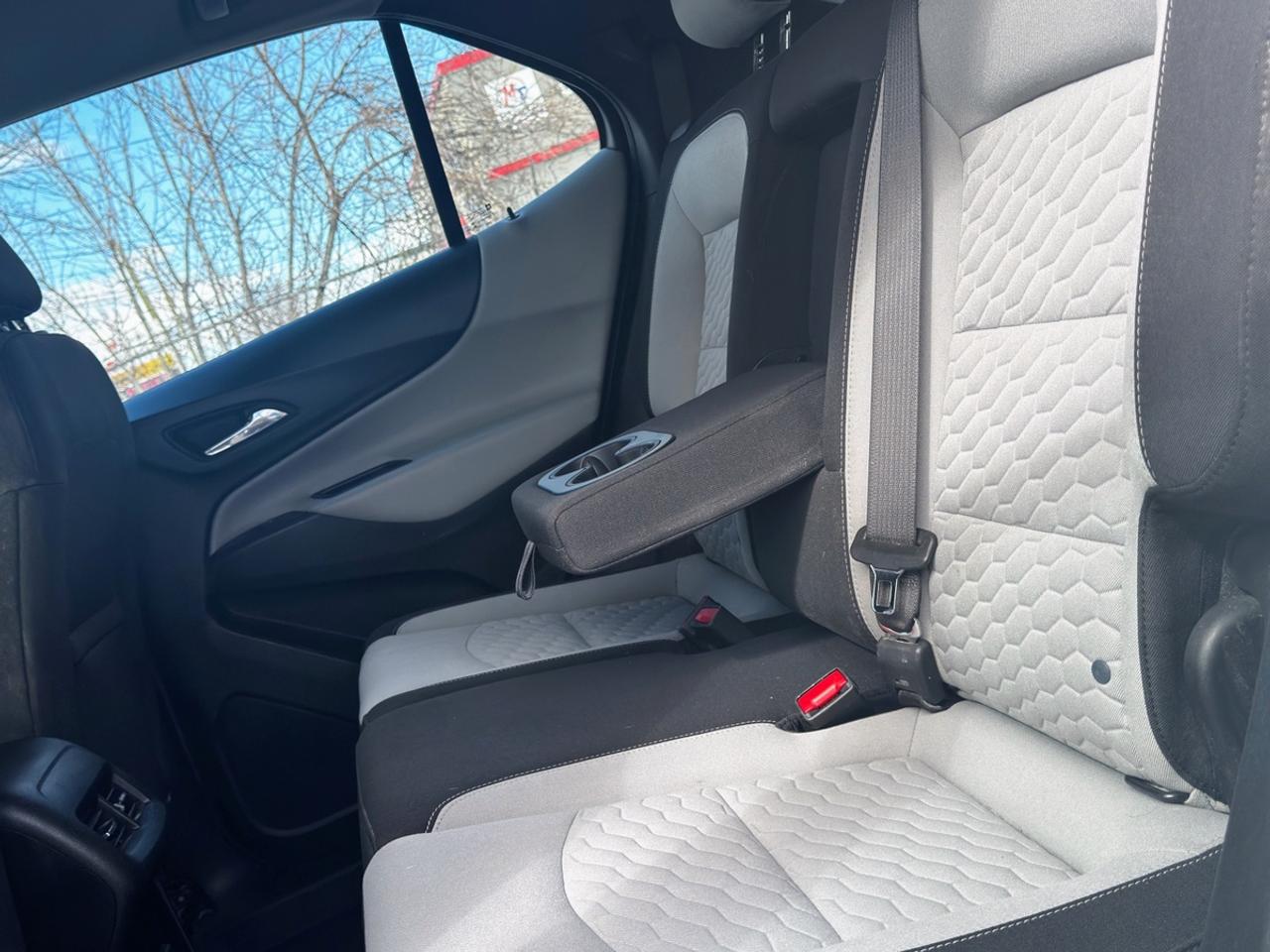 2021 Chevrolet Equinox LS Photo