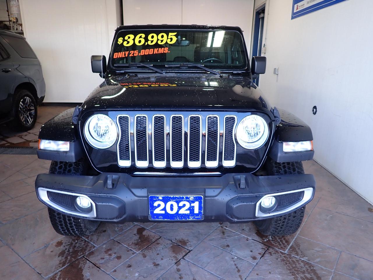2021 Jeep Wrangler Unlimited Sahara 4X4 *MANUAL* LEATHER NAVI Photo