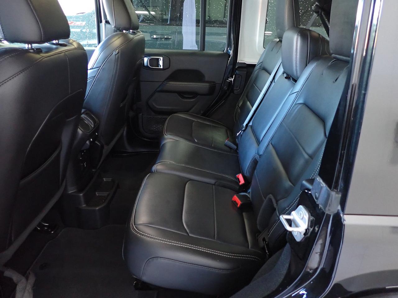 2021 Jeep Wrangler Unlimited Sahara 4X4 *MANUAL* LEATHER NAVI Photo